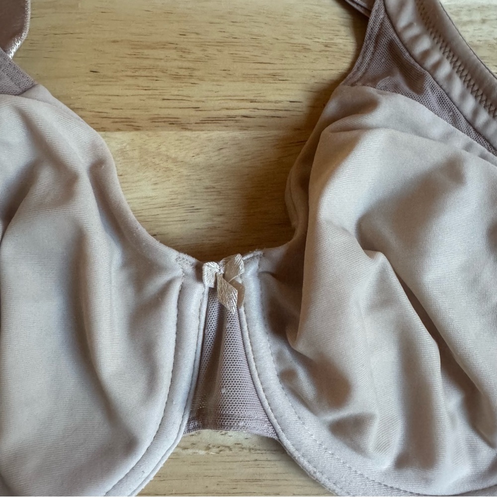 Wacoal Nude Lightweight‎ Swiss Dot Underwire Bra - Picture 4 of 9